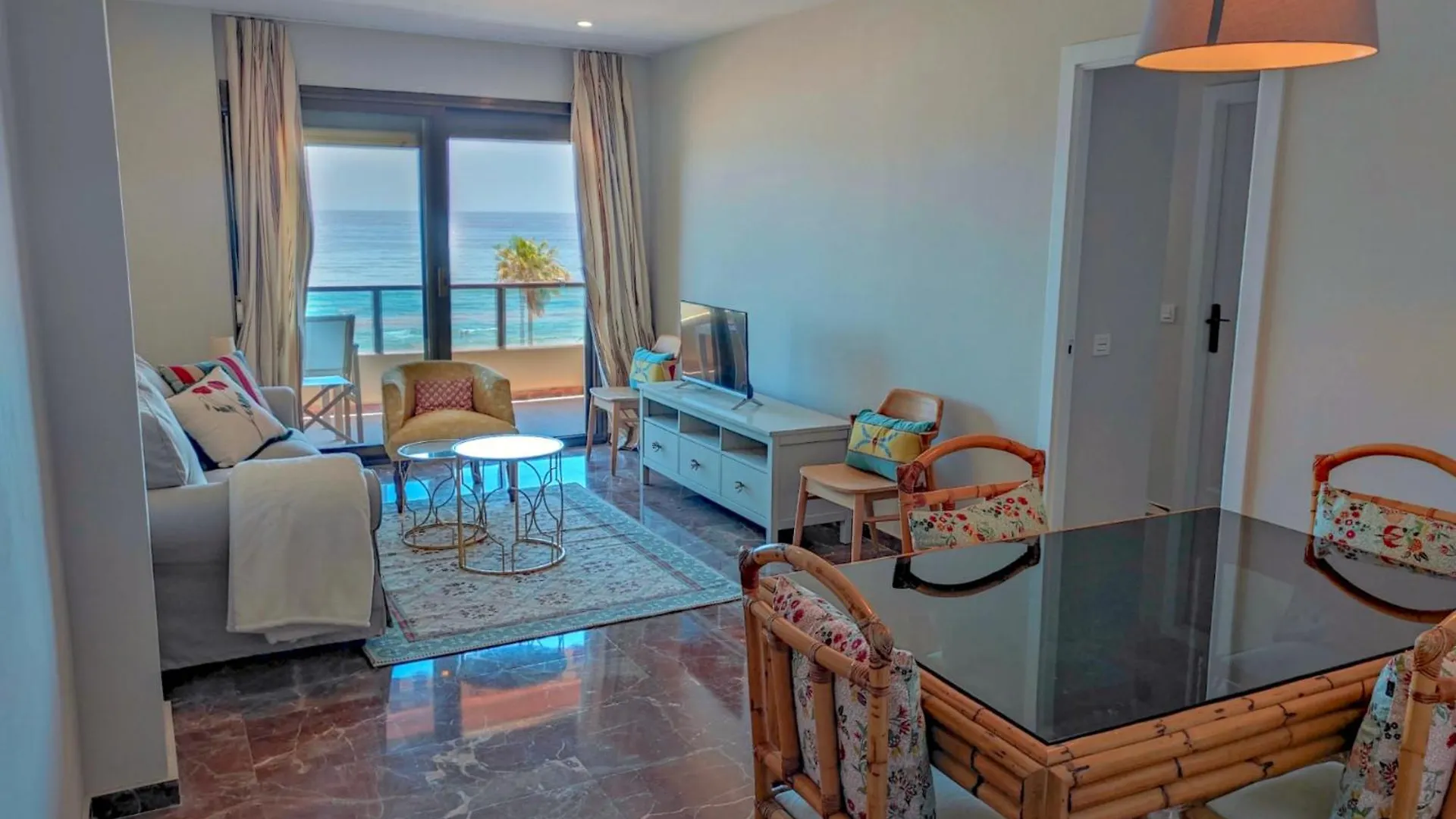 Precioso Piso A Orillas Del Mar En Fuengirola 0*,  Spain